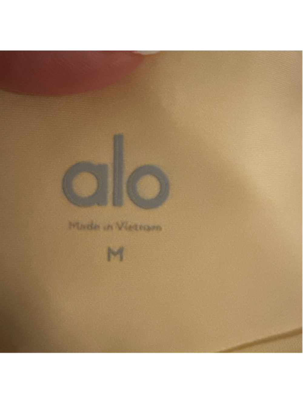 Alo Yoga V-Cute Running Short M Yellow - Picture 5 of 6